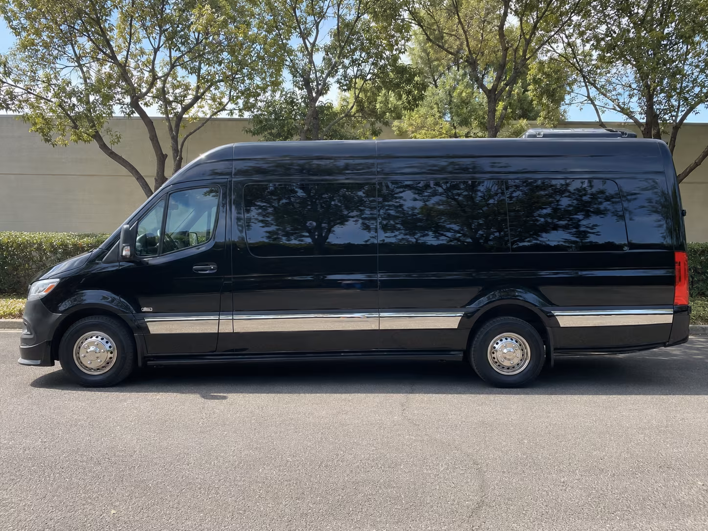 10 passenger sprinter van