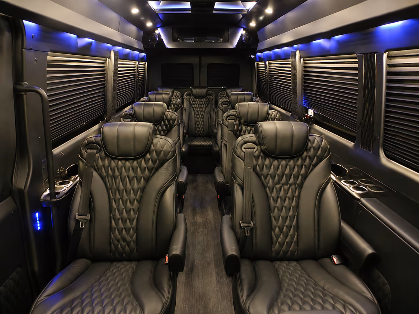 find the perfect transportation for your next airport transfer 3